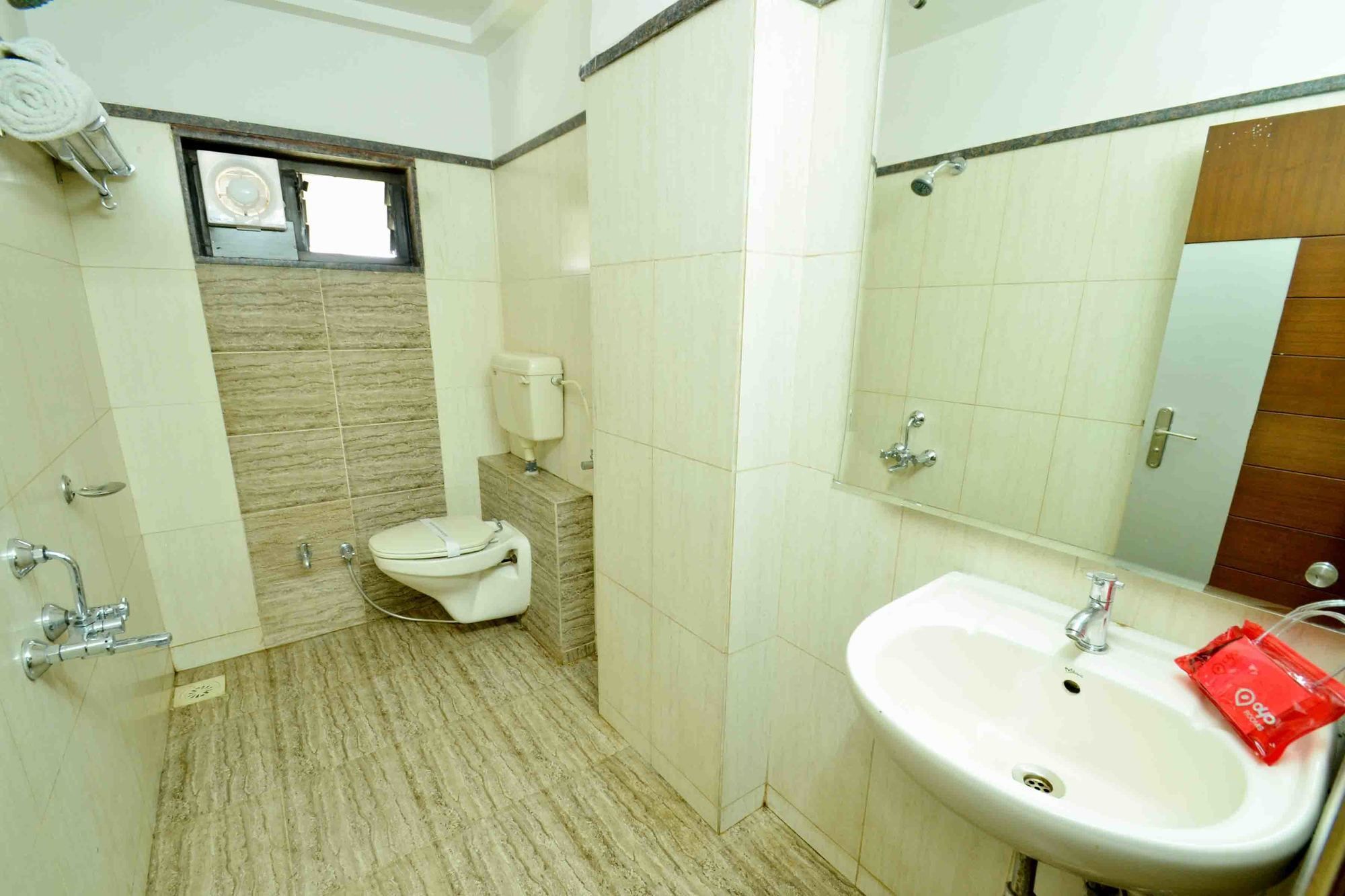 Oyo 742 Hotel Kings Park Indore Exterior foto